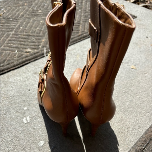 Gorgeous Brown Michael Kors Boots with Gold Zippers and Buckles - EUC Sz 6.5 - Picture 5 of 9
